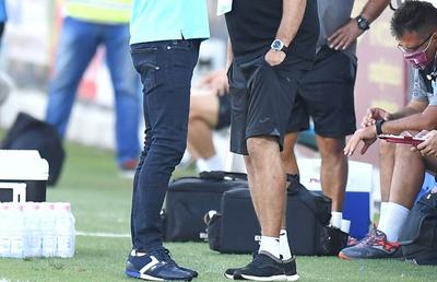 CFR Cluj. Favoritul lui Dan Petrescu continuă la echipă! Șefii lui CFR Cluj confirmă: „Da, a semnat!”