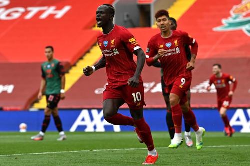 Sadio Mane (centru) a deschis scorul în Liverpool - Aston Villa // foto: Guliver/gettyimages