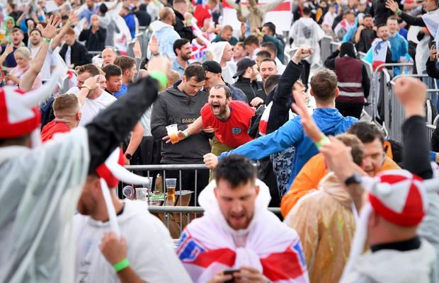 Record mondial?! Englezii au calculat: câte milioane de halbe de bere s-au băut în Anglia, după calificarea în semifinalele EURO 2020