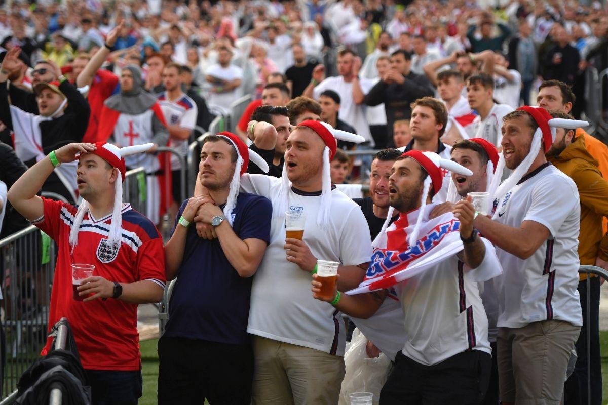 Record mondial?! Englezii au calculat: câte milioane de halbe de bere s-au băut în Anglia, după calificarea în semifinalele EURO 2020