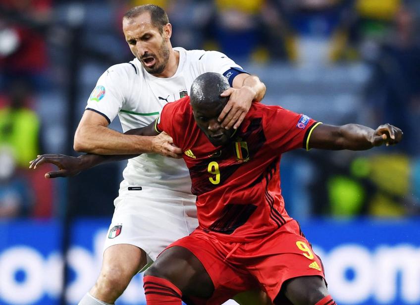 Chiellini și Bonucci, unul de 37 de ani, altul de 34, care joacă împreună de un deceniu la Juventus și la naționala Italiei, sunt secretul acestei formidabile squadre azzurra