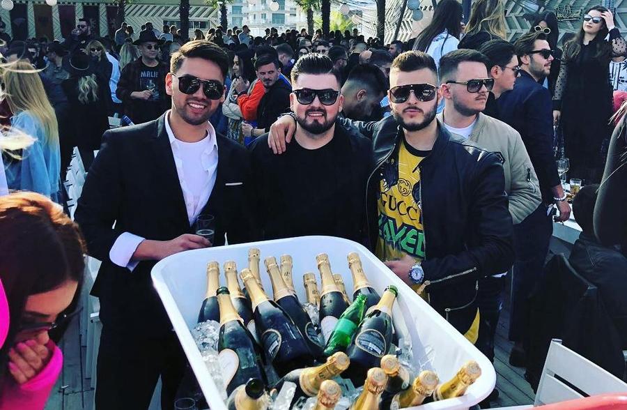 Nuredin Altay, în stânga imaginii, alături de Adrian Mititelu Jr. (dreapta) / FOTO: Facebook Ianis Zicu și-a găsit echipă » Președintele din Liga 2 a făcut anunțul: „Suntem presați de timp”