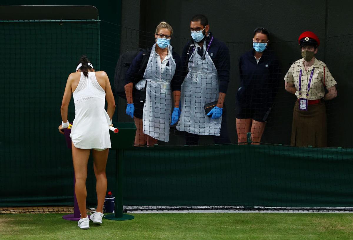 Emma Răducanu, abandon în optimi la Wimbledon