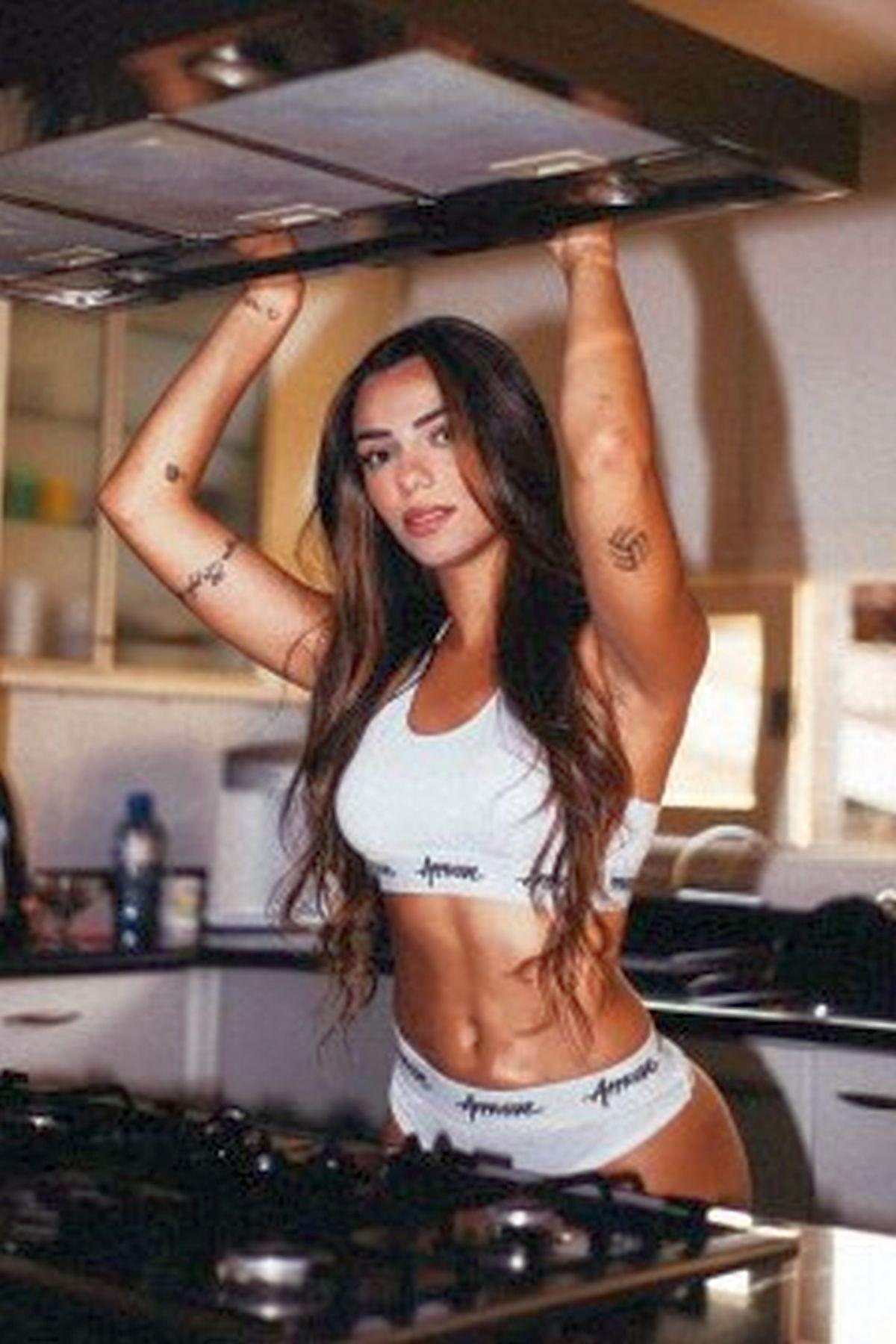 Cea mai populară jucătoare de volei de pe Instagram a pozat în Playboy » Are o soră geamănă, iar Neymar le-a invitat la el acasă