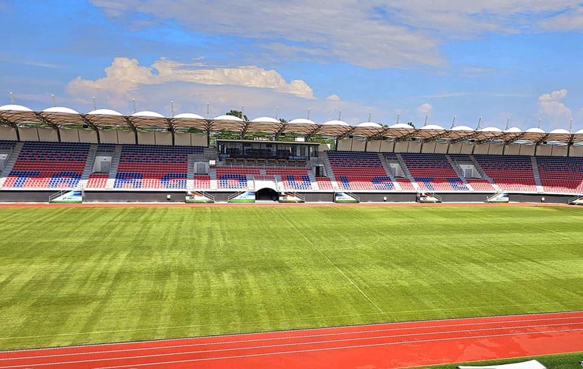 Noul stadion din Târgoviște, inundat în urma unei ploi puternice