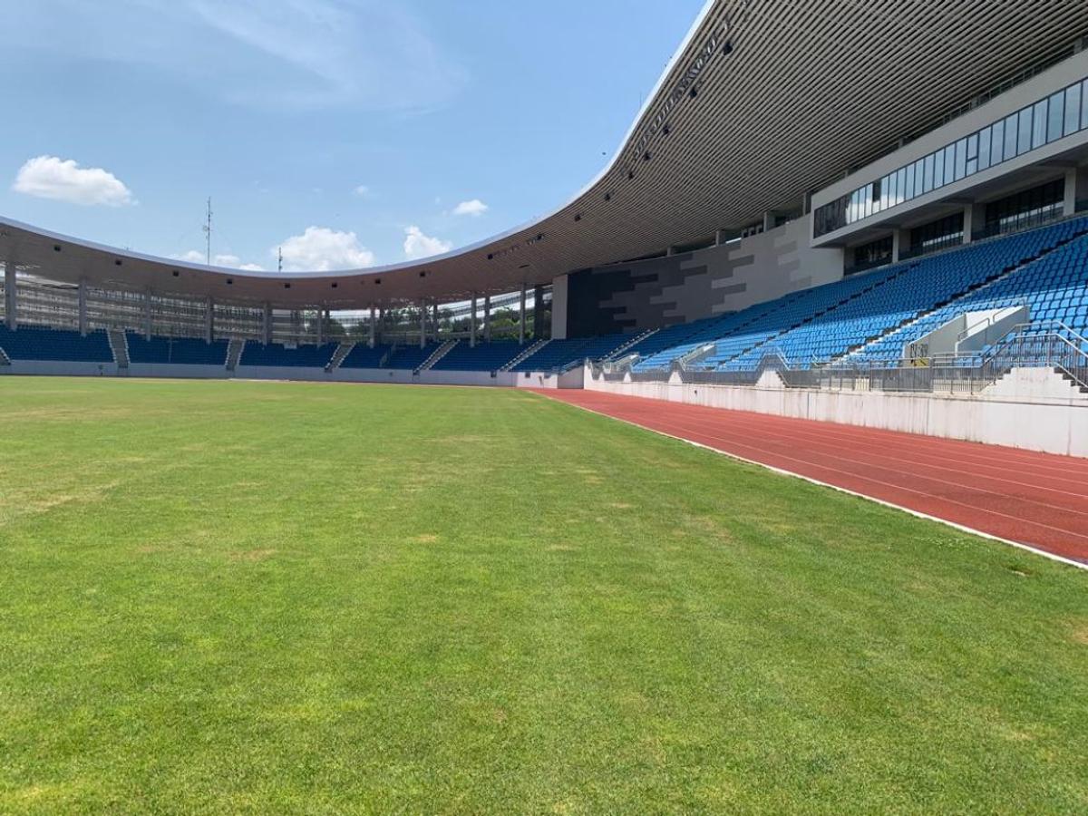 Primarul: „Stați liniștiți, se lucrează la gazon!” » Cum arăta astăzi terenul pe care urmează să se joace FCU Craiova - FCSB + prețurile biletelor