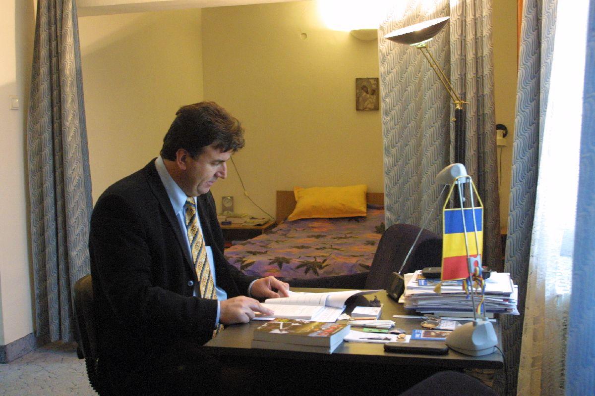 „Știți când a luat-o fotbalul nostru la vale?” » Contemporan cu „greii” vremurilor, un nume uitat trece la dezvăluiri: „Boloni tot venea la mine să-mi spună ce-i făceau”