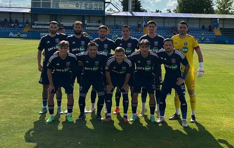 Steliștii în meciul amical de la Ovidiu / Sursă foto: Facebook@ Steaua București Scor de forfait în amicalul Farul - CSA Steaua » Hagi a folosit echipa standard, Oprița a apelat la experimente