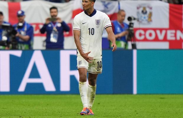UEFA l-a „ars” pe turc, dar n-a avut curaj să-l suspende și pe „decarul” Angliei! Pedeapsă de formă pentru Jude Bellingham