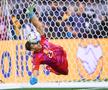 Argentina - Ecuador » Lionel Messi, salvat de Emiliano Martinez / Foto: Imago Images