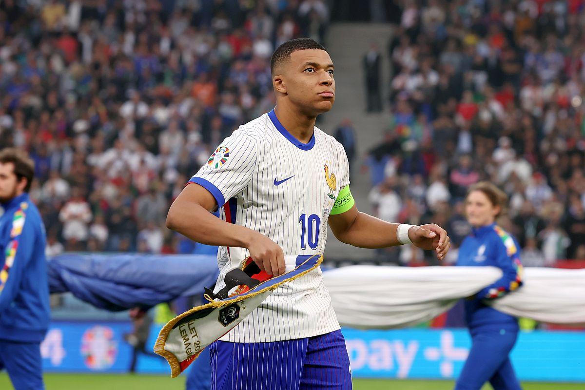 Marine Le Pen l-a tulburat! Francezii vin cu 5 motive pentru care Mbappe a jucat slab la Euro 2024: „Îl preocupă!”