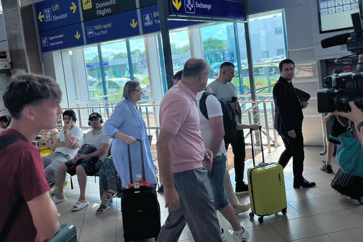 Sosirea rapidiștilor în Românai / foto: GSP.ro