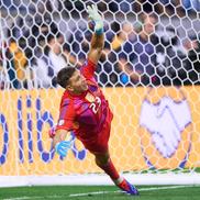 Argentina - Ecuador » Lionel Messi, salvat de Emiliano Martinez / Foto: Imago Images
