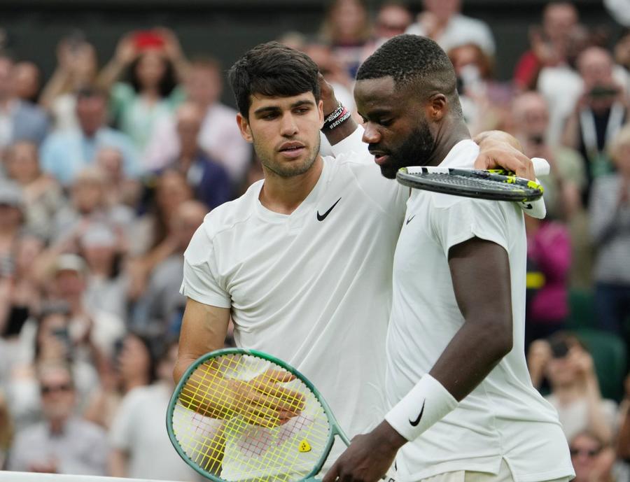 Carlos Alcaraz, testat serios în turul al treilea! » Campionul en titre de la Wimbledon a răzbit după aproape 4 ore de joc