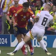 Faza faultului cu care Toni Kroos îl scoate din joc pe Pedri