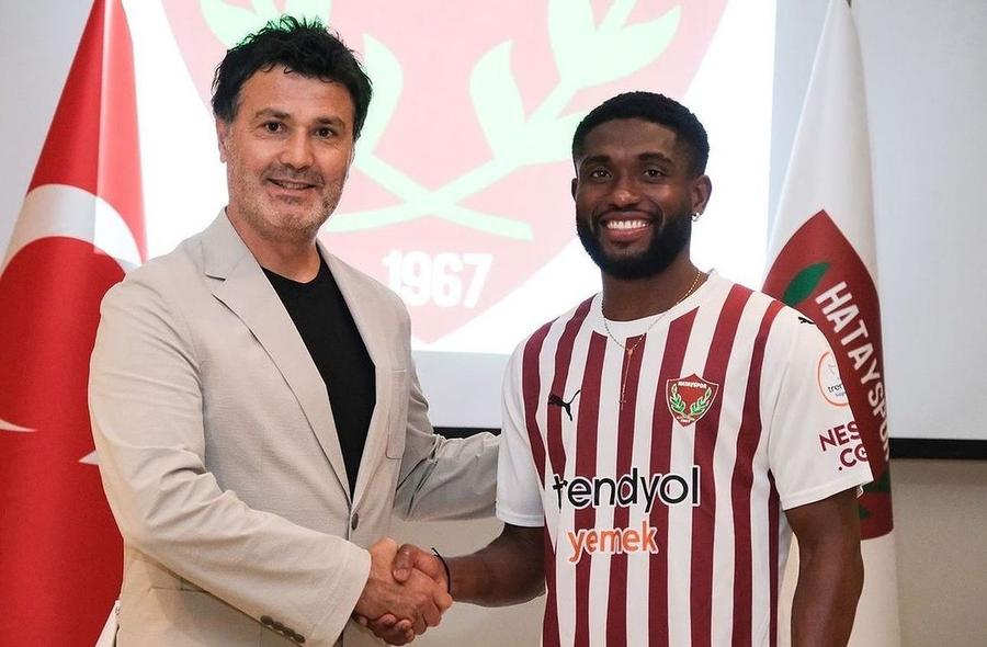Hatayspor l-a prezentat oficial pe Funsho Titularul Rapidului a plecat: „Vândut în Superliga turcă” » Prezentat oficial la noua echipă
