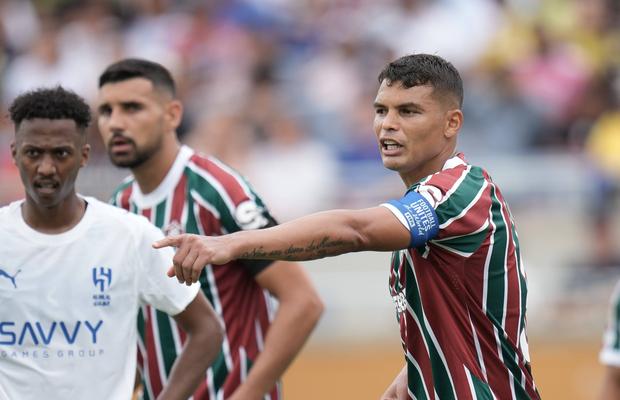 „Va fi un antrenor grozav!” » Thiago Silva a schimbat tactica echipei sale într-o pauză de hidratare și Fluminense a obținut calificarea în semifinale la Mondialul Cluburilor