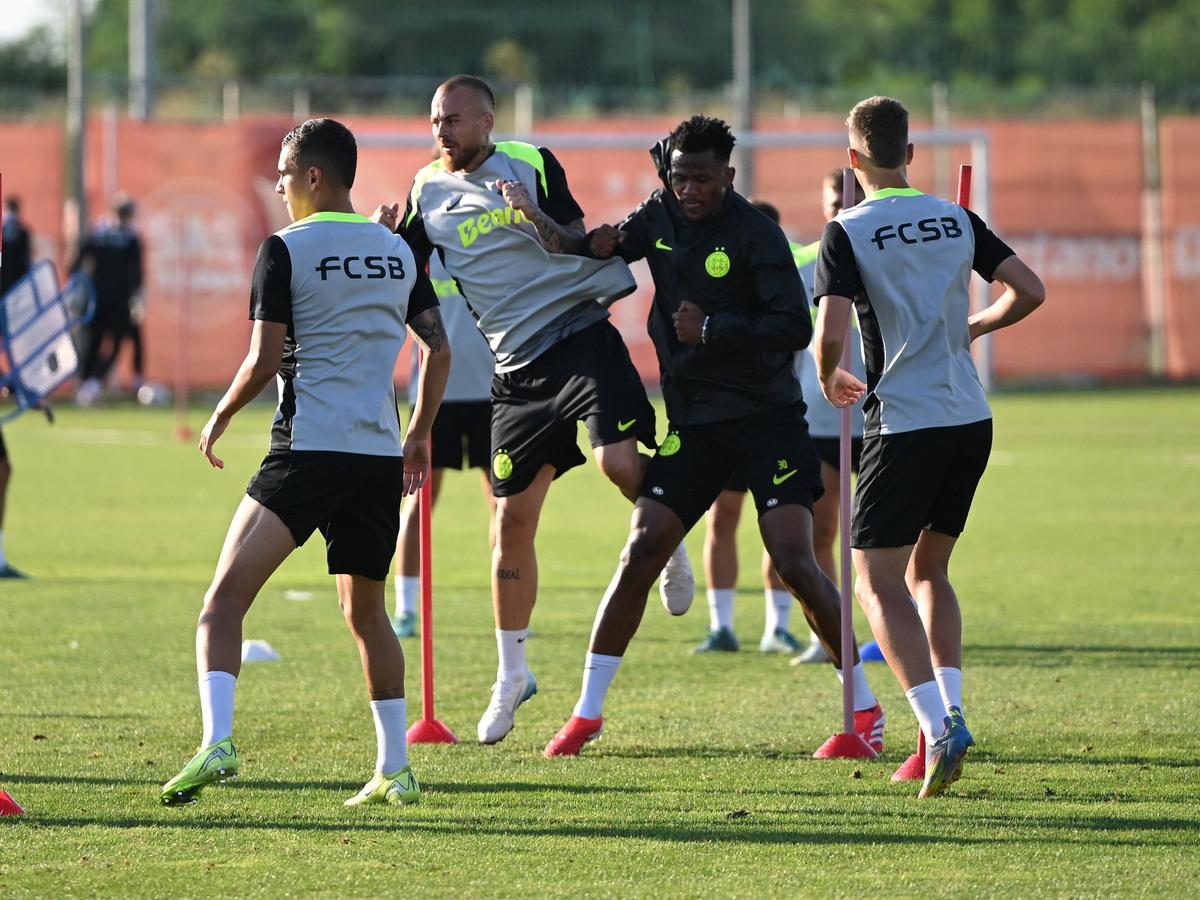 Antrenament FCSB inaintea Supercupei Romaniei cu CFR Cluj