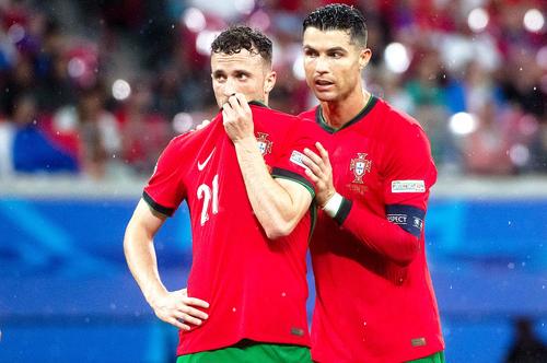 Cristiano Ronaldo, alături de Diogo Jota într-un meci al Portugaliei // foto: Imago Images