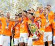 FCSB a primit trofeul Supercupei României, după 2-1 cu CFR Cluj. Foto: Cristi Preda & Andrei Furnigă (GSP.RO)