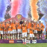 FCSB a primit trofeul Supercupei României, după 2-1 cu CFR Cluj. Foto: Cristi Preda & Andrei Furnigă (GSP.RO)