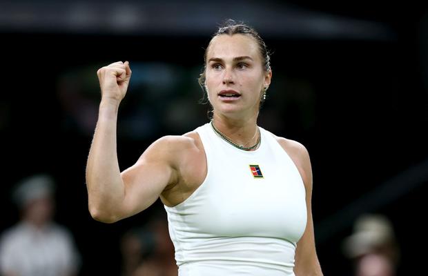 Aryna Sabalenka, revenire spectaculoasă în meciul-maraton cu Emma Răducanu la Wimbledon