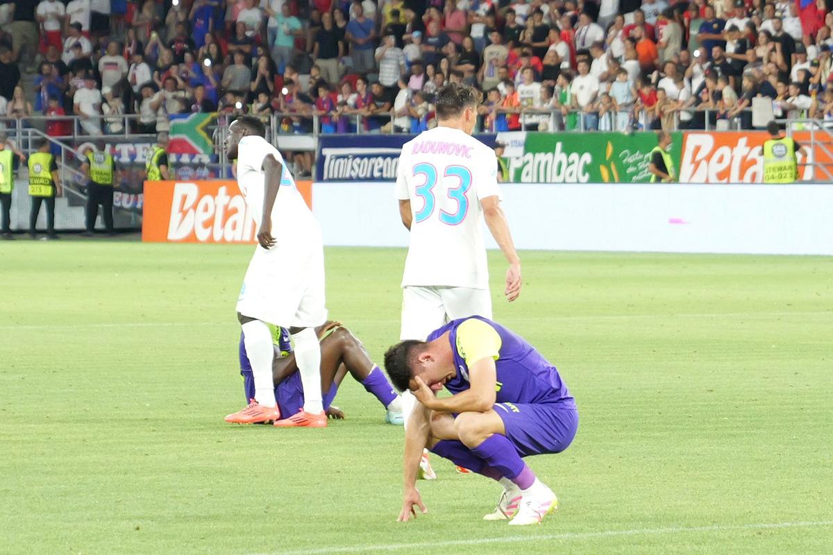 Top secret » Avem schemele pe care Dan Petrescu le-a pregătit pentru Supercupa cu FCSB și meciurile din Superliga: cum a vrut să dea lovitura