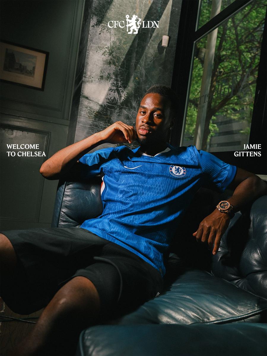 Jamie Bynoe-Gittens a fost prezentat la Chelsea. FOTO: X S-a făcut! Chelsea a anunțat transferul de 56 de milioane de euro