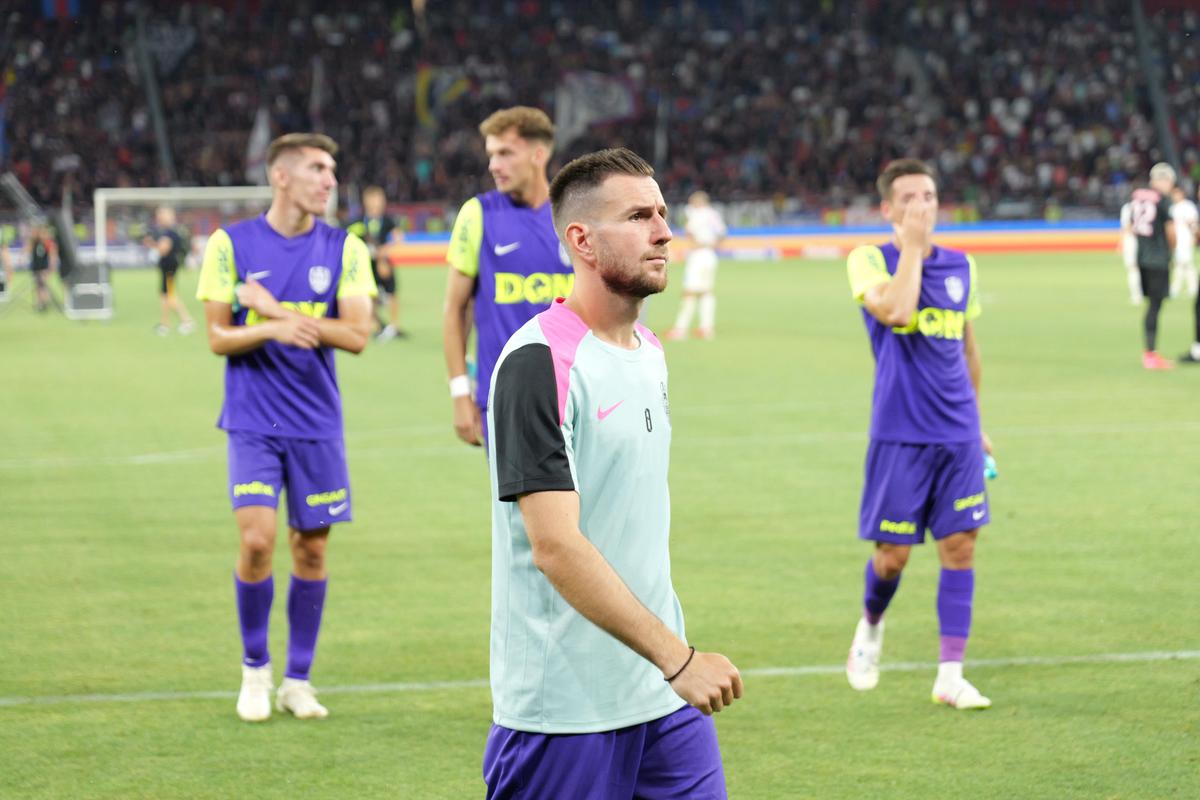 Top secret » Avem schemele pe care Dan Petrescu le-a pregătit pentru Supercupa cu FCSB și meciurile din Superliga: cum a vrut să dea lovitura