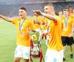 FCSB a primit trofeul Supercupei României, după 2-1 cu CFR Cluj. Foto: Cristi Preda & Andrei Furnigă (GSP.RO)