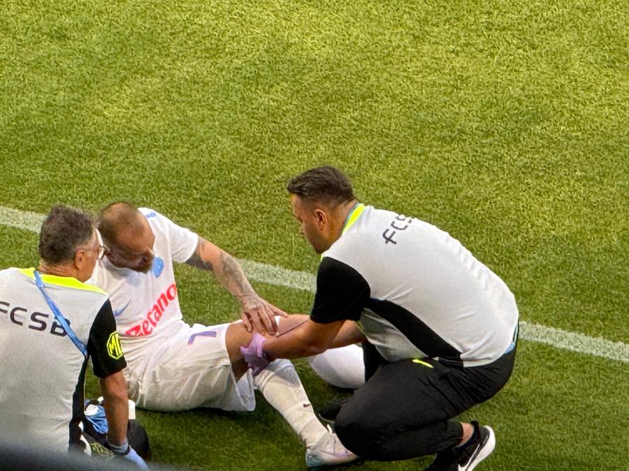 Denis Alibec acuză probleme la genunchiul piciorului drept FCSB e supercampioana României! Debut de vis pentru Politic, Radunovic a răpus-o în prelungiri pe CFR Cluj