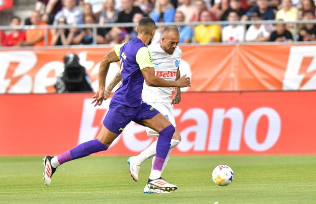 Lovitură pentru FCSB! Denis Alibec, OUT după 9 minute: cât de gravă e accidentarea
