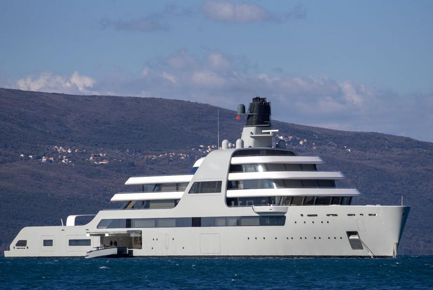 Nababii din fotbalul rusesc obișnuiesc să-și deruleze afacerile pe iahturile lor luxoase / Sursă foto: Guliver/Getty Images