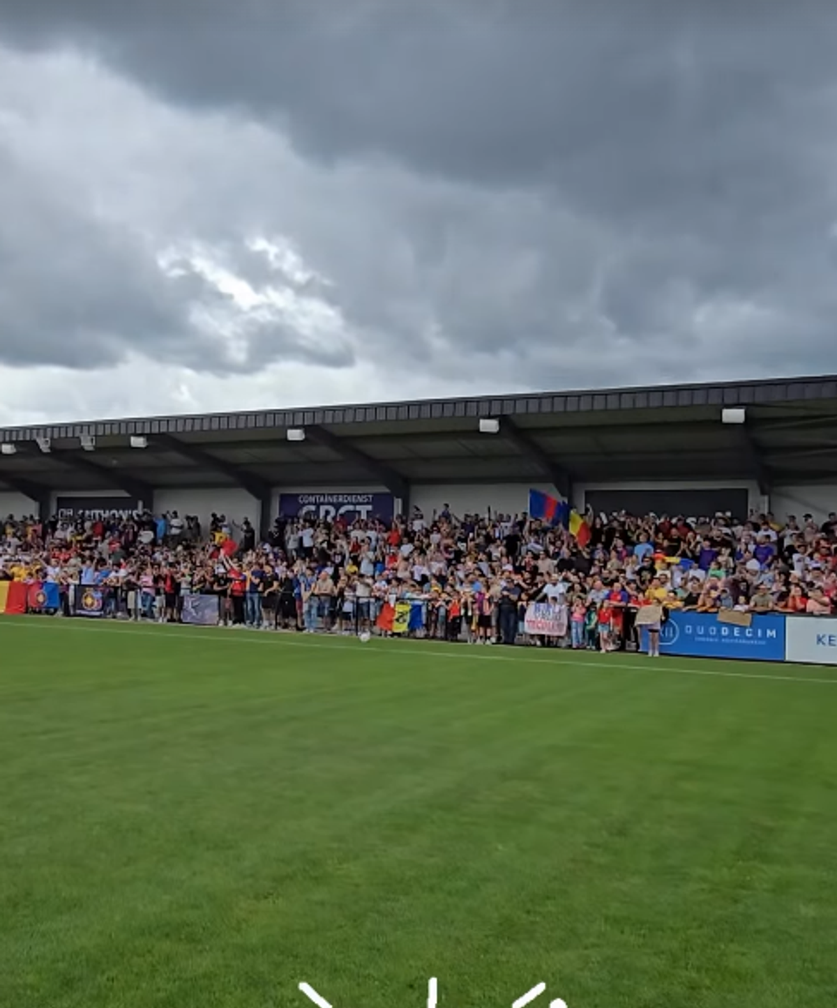 Imagini tari: fanii celor de la FCSB au dat năvală la amicalul din Belgia » „București, Steaua București!” + Moment special pentru Darius Olaru