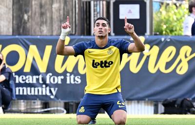 Inter i-a adus lui Chivu înlocuitor pentru Dumfries