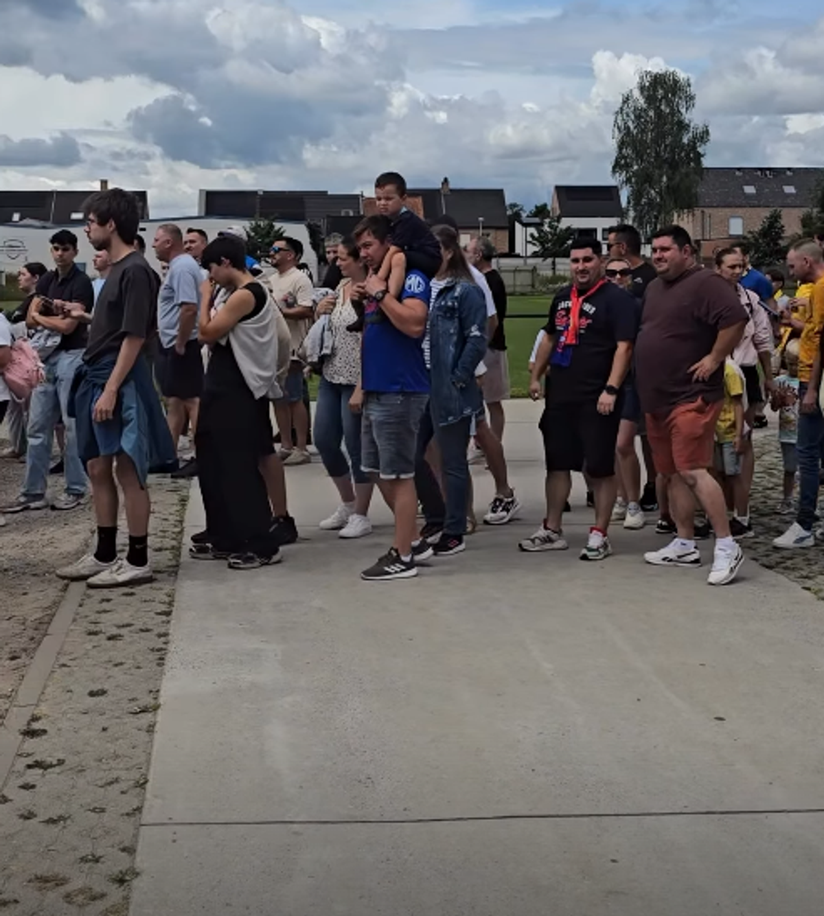 Imagini tari: fanii celor de la FCSB au dat năvală la amicalul din Belgia » „București, Steaua București!” + Moment special pentru Darius Olaru