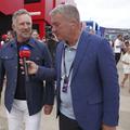 Înainte de Marele Premiu al Marii Britanii, Christian Horner a intrat pe porțile circuitului Silverstone și toată lumea a vrut să imortalizeze revenirea fostului șef de echipă de la Red Bull Racing./ FOTO Imago Images