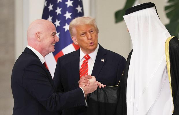 Imixtiune politică șocantă: Donald Trump a sunat personal ca să-l scape pe Balogun de suspendare pentru roșu! Dezvăluiri incredibile