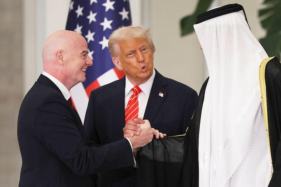 Casa Albă l-ar fi contactat pe președintele Federației Internaționale de Fotbal (FIFA), Gianni Infantino, cu solicitarea de a reexamina eliminarea lui Folarin Balogun Jurgen Klopp, devastator la adresa lui Donald Trump și a lui Infantino: „Asta-i o nebunie! Doi oameni care habar n-au de fotbal”
