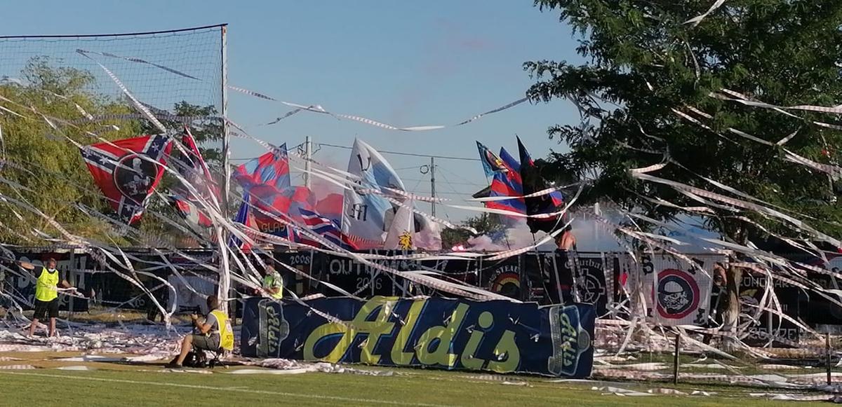 Ultrașii CSA Steaua au făcut curat după show » Gestul acestora după promovarea în Liga 3