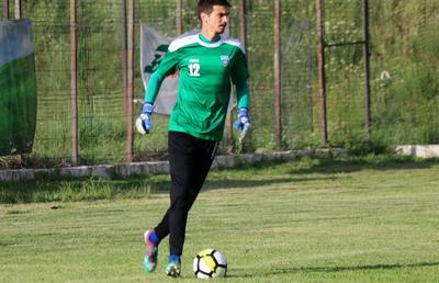 LIGA 2. EXCLUSIV Scene terifiante la baraj! Și-a tăiat venele în geam, după golul primit la ultima fază a meciului