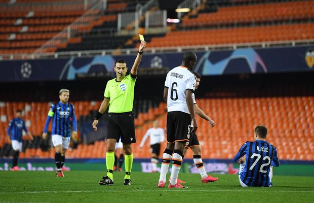 UEFA a modificat regulamentul » Cartonașele galbene, șterse după "optimi" în UCL și EL