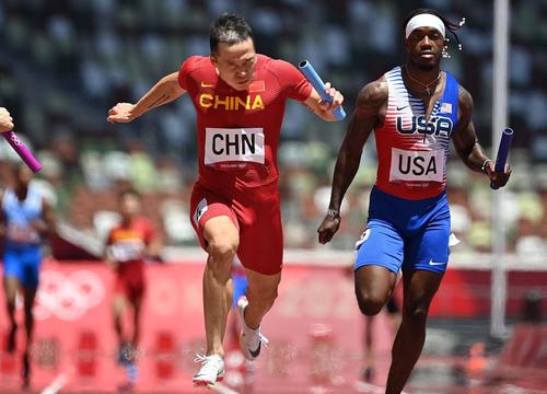 La 4x100 m s-a produs marea surpriză a zilei la Tokyo. Echipa Statelor Unite, cu doi finaliști la 100m, a terminat pe locul 6 semifinala, foto: Imago