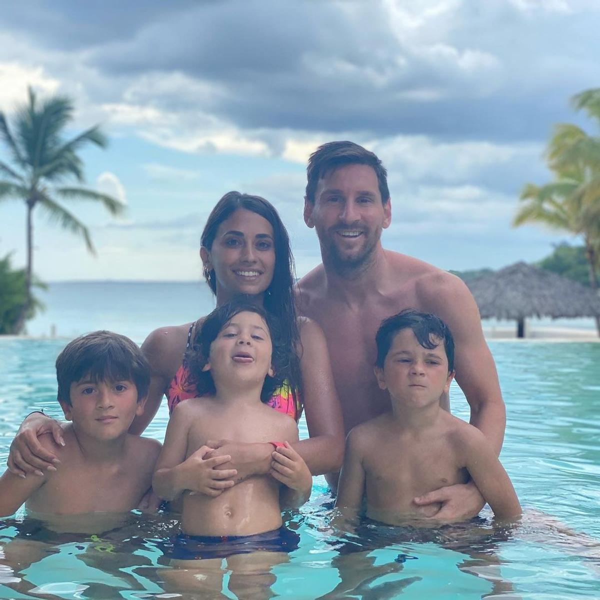 Leo Messi, show în Ibiza alături de Suarez » Imagini spectaculoase de pe iaht