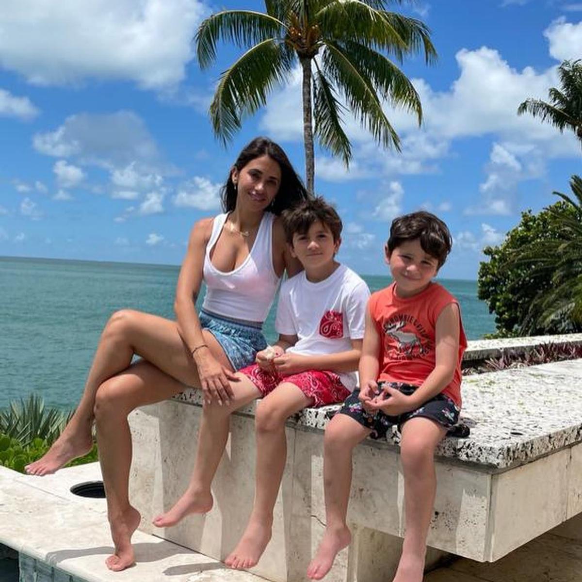Leo Messi, show în Ibiza alături de Suarez » Imagini spectaculoase de pe iaht