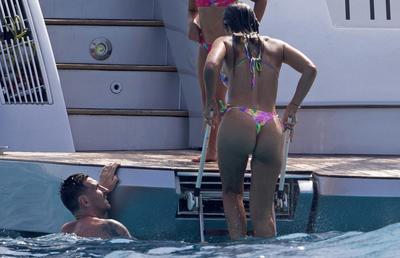 Leo Messi, show în Ibiza alături de Suarez » Imagini spectaculoase de pe iaht