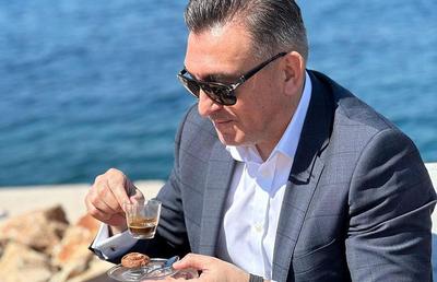 Dezvăluiri din vestiar cu Ilie Dumitrescu antrenor la Galați: „Caterincă mare-mare! Stătea în costum la 40 de grade. Zicea: «Vezi, mă, fraierul ăsta nu minte»”