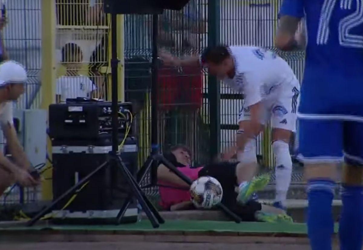 Copil de mingi accidentat la FC Botoșani - FCU Craiova / FOTO: Capturi TV @Orange Sport 1