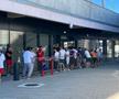 În Ghencea era coadă la bilete înaintea deschiderii caselor » Imagini de la reporterii GSP
