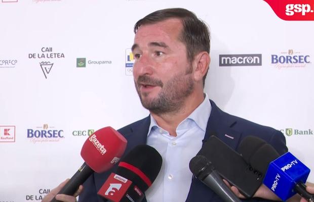 Alin Petrache, furios pe situația arenei Arcul de Triumf: „O națională calificată la Cupa Mondială nu se poate pregăti așa! Stat prin tramvaie, schimbat 4 terenuri...”
